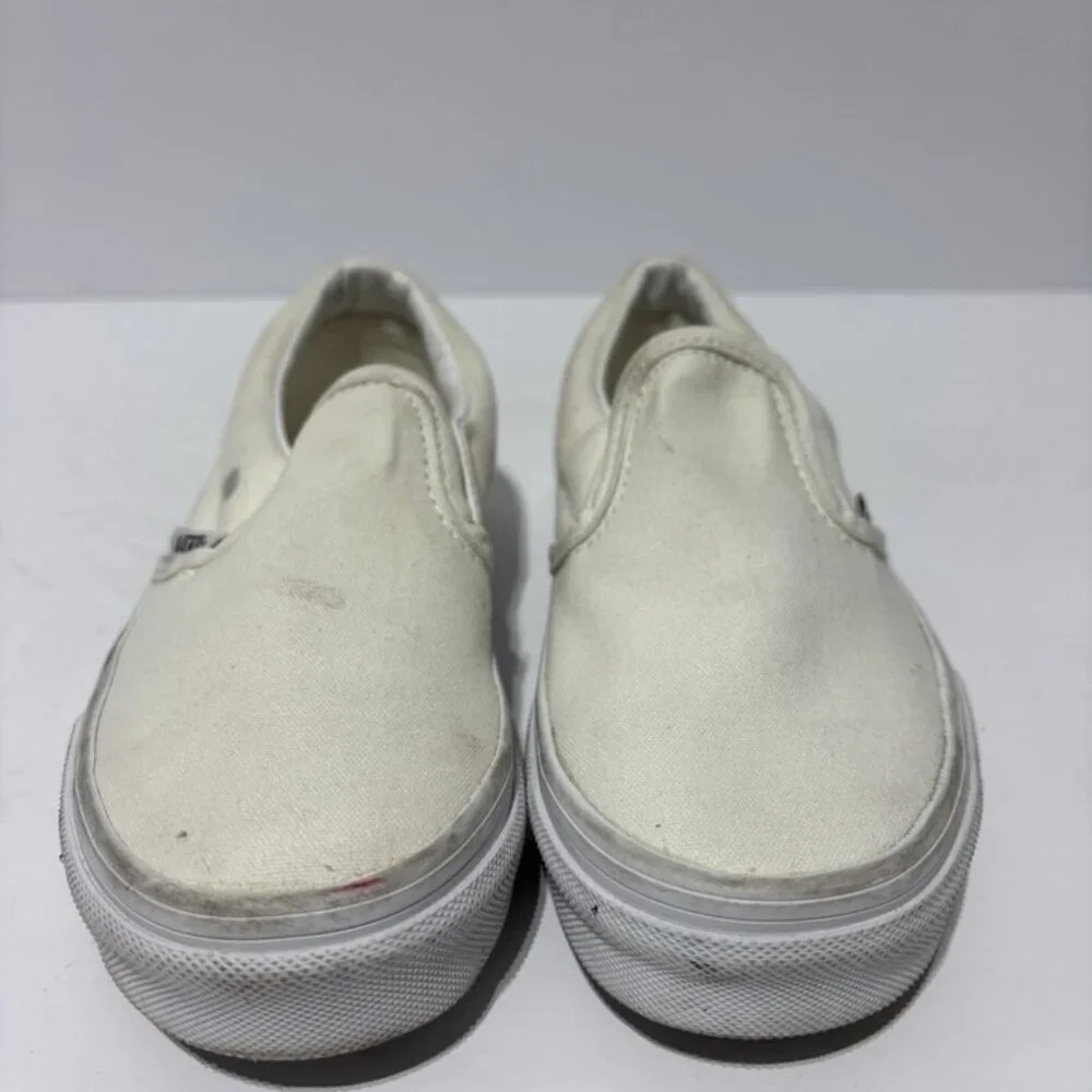 Vans Kids’ Classic Slip-On Sneakers White, Girls’ Size 1